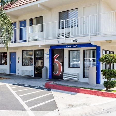 Motel 6-Bakersfield, Ca - Convention Center المظهر الخارجي الصورة