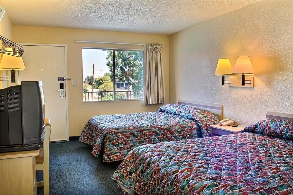 Motel 6-Bakersfield, Ca - Convention Center المظهر الخارجي الصورة