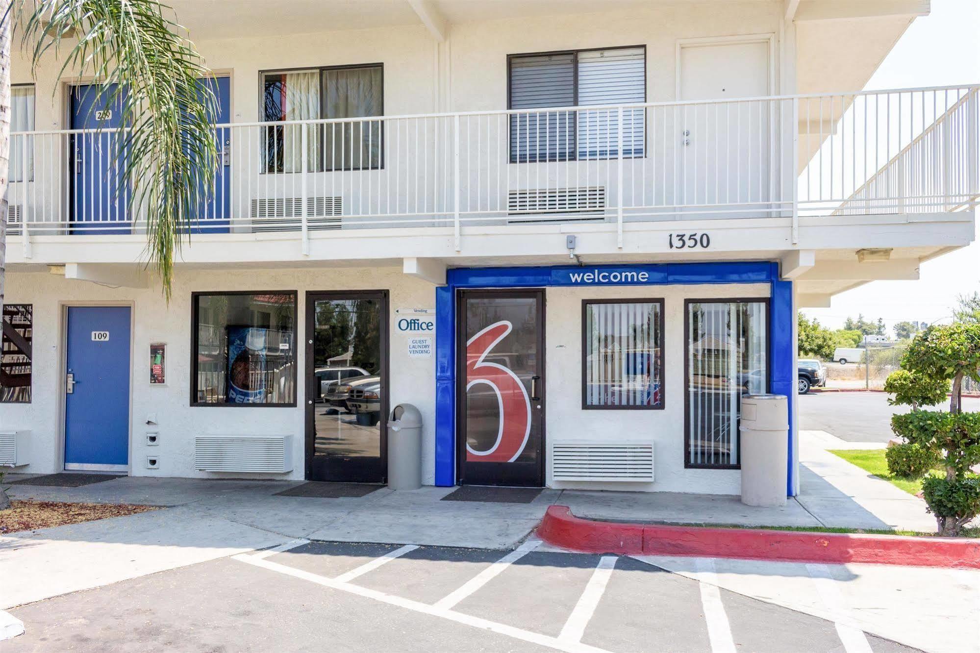 Motel 6-Bakersfield, Ca - Convention Center المظهر الخارجي الصورة